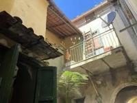 Appartamento e deposito in fabbricato rurale della...