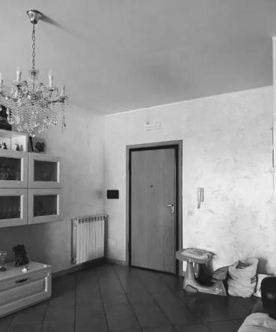 L’appartamento si compone di soggiorno, cucina,...