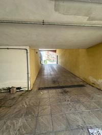 UNICO LOTTO composto da CORPO 1: Piena proprietà per la quota di 1/1, sita in Poggiardo (LE), Via G.M. Laggetto n. 32 Piano terzo, edificio D. Riportato in Catasto al Comune di Poggiardo (LE) Foglio 15 P.lla 950 sub 41. L'altezza utile interna è di mt 2,80. CORPO 2: Piena proprietà per la quota di 1/1, Box sito in Poggiardo (LE), Via G.M. Laggetto n. 28 Piano S1, edificio D. Riportato in Catasto al Comune di Poggiardo (LE) Foglio 15 P.lla 950 sub 83. L'altezza utile interna è di mt 2,60. 