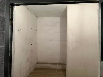 Locale cantina ubicato ad Albano Laziale (RM) Via l’Aquila n. 23/F, interno 14, posto al piano S2 dell’edificio (categoria catastale C/2), superficie catastale totale 5 mq.