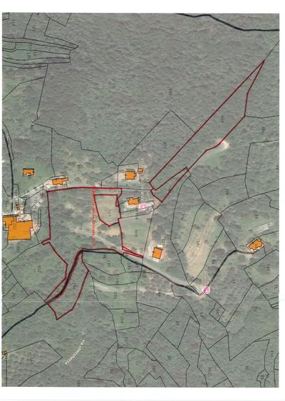 A) Terreno agricolo della superficie commerciale di...