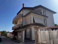 Piena ed intera proprietà di unità immobiliare ad uso...