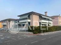 Lotto Unico - piena proprietà di unità immobiliari...