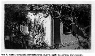 Quota pari ad un mezzo della proprietà di villino unifamiliare al piano terra con annessa corte e locale autorimessa al piano interrato.