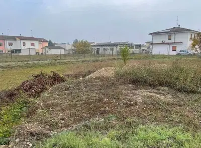 Proprietà di lotto di terreno edificabile