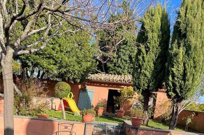 Piena proprietà, dei debitori esecutati, su terreno, di piccola estensione,...