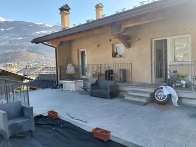 Appartamento  della superficie commerciale di 127,22 mq, disposto su unico livello