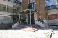 Piena ed intera proprietà di appartamento posto al piano...
