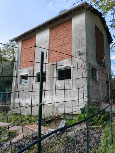 Diritti di piena proprietà su un compendio agricolo composto da terreni e da...