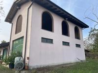 Piena proprietà di compendio immobiliare costituito da...