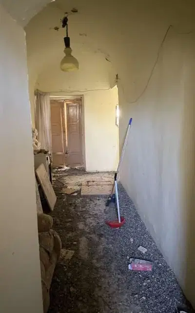 Piena proprietà dell'unità immobiliare composta dal solo corpo E (così come risultante dalla perizia).