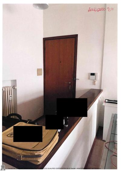 Abitazione di tipo civile posta al piano terzo (quarto fuori terra), cantina e box auto comunicanti al piano seminterrato. 