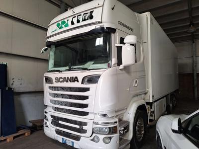Trattore stradale Scania e Semirimorchio isotermico...