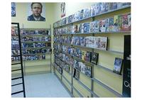 Locale commerciale con ingresso indipendente, posto a...