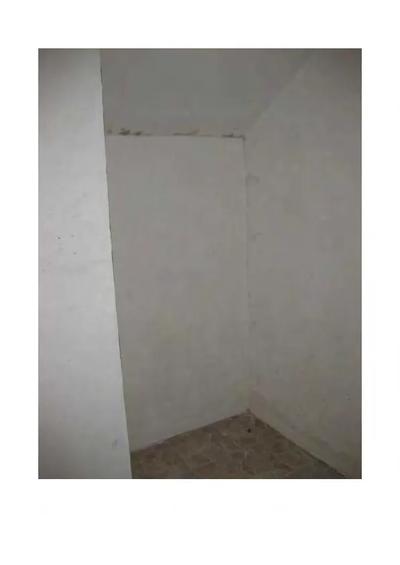 Piena proprieta' (1/1) di cantina cat. C/2 sita in Cosenza, contrada Macchiabella, scala A, piano S3, superficie catastale 8 mq, identificata al NCEU del Comune di Cosenza al Foglio 15, P.lla 1505, Sub 36. L'immobile risulta libero. Il bene e' meglio descritto nella relazione di stima in atti, che deve essere obbligatoriamente consultata dall'offerente.