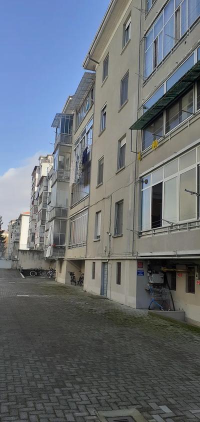 Appartamento con cantina di pertinenza e box auto