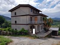 a) Appartamento al piano terra, costituito da ampio...