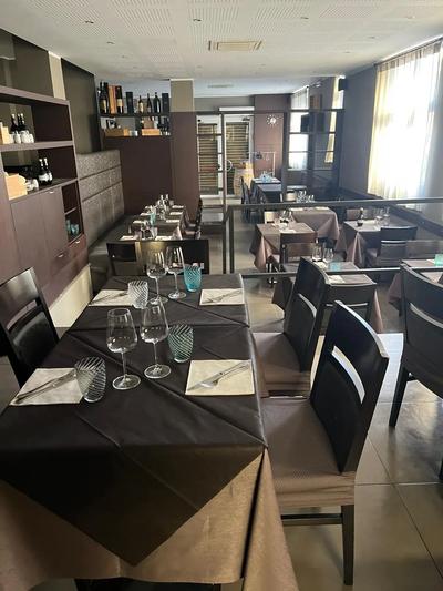 LOTTO UNICO: ramo d’azienda avente a oggetto l’attività di ristorazione presso i locali, di proprietà di terzi, siti in Genova, Via F. Cavallotti 81R e Passo Cavallotti 7, sotto la denominazione commerciale “Ristorante Capricci”.