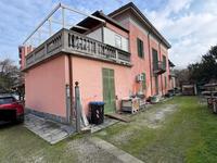Fabbricato residenziale con area cortilizia a PIACENZA...