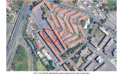 Appartamento in Villaggio Sant’Agata, zona A, 17, Catania, piano quarto, composto da tre vani (di cui una cucina-soggiorno ampliata occupando una porzione del bancone lato nord-est, e due vani letto) ed accessori (bagno, disimpegno, cabina armadio realizzata su porzione del balcone lato sud-ovest, ripostiglio realizzato su porzione del balcone lato sud-ovest e veranda realizzata sulla restante parte del balcone lato nord-est), oltre a porzione del balcone lato sud-ovest rimasta libera. Superf. netta: mq 72.