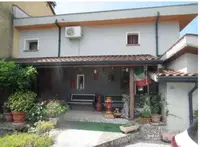 Fabbricato contiguo ad altro fabbricato. La parte...