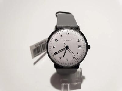 (Lotto n.1732) un orologio marca Junghans automatic con cinturino in pelle...