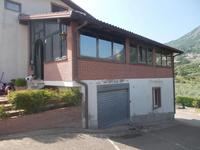 Piena proprietà di un compendio immobiliare in zona...