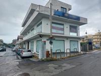 Complesso commerciale su due piani sito a Barcellona...