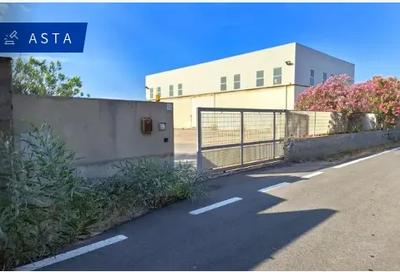 Capannone con uffici e corte sito a Portoscuso (CA), zona industriale Portovesme. Per maggiori informazioni visitare il portale www.quimmo.it - Codice annuncio 2536610