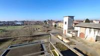 LOTTO 2: quota di 1/2 di piena proprietà di area a...