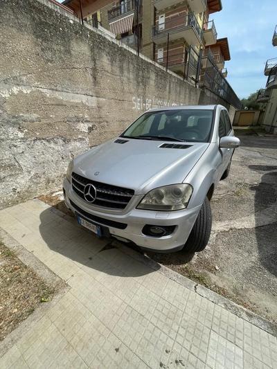 Lotto 1: Autovettura marca Mercedes modello ML 280 CDi di colore grigio chiaro