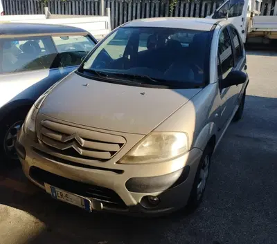 AUTOVETTURA CITROEN C3 IMMATRICOLATA IL 10/04/2008 – 1360 CC – 54 KW – BENZINA/METANO – EURO 4 - KM RILEVATI 263.417 – SCADENZA REVISIONE 07/2026PRESENZA DI CHIAVE E CARTA DI CIRCOLAZIONE. CANCELLAZIONE GRAVAMI A CARICO DELL'AGGIUDICATARIO.