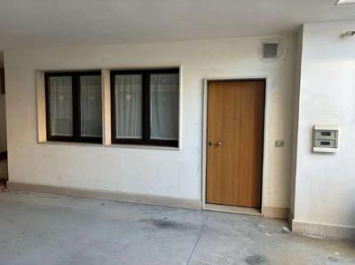 Box Auto a Manfredonia (FG) - LOTTO 2.7 - Vendita n.33469