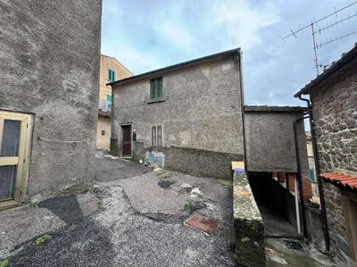 Piena proprietà di appartamento sito nel Comune di Roccastrada (GR),...