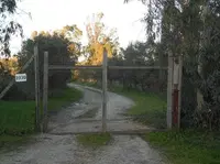 Terreno di forma regolare con fabbricati 