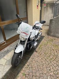 LOTTO 1: Motociclo BMW R1200 bianco con boxer...
