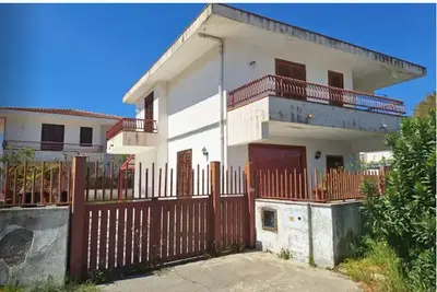 Villetta con giardino in complesso “Golden Sunset” (sub 23) a Rometta (Me),...