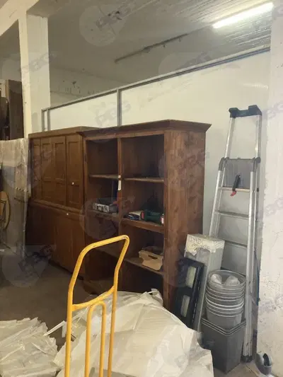 Mobili vari in noce