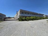 Capannone industriale con beni mobili, a Buttrio (UD),...