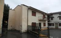 Porzione di fabbricato residenziale in linea, su due...
