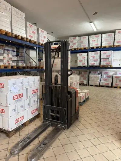 Vendita a blocco di merci consistenti in generi alimentari a prevalente marchio "Divella" oltre a merci e carta come analiticamente descritte nell'avviso di vendita