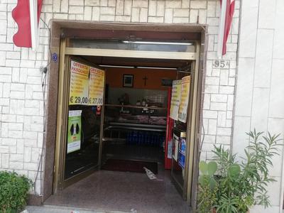 LOTTO n. 2 (in perizia di stima denominato Lotto B): diritto di piena proprietà del locale commerciale ad uso macelleria, sito nel Comune di Siracusa (SR) via Piave n. 95/A, (già 97), piano terra, censito al N.C.E.U. di Siracusa al foglio 167, particella 5713, sub 1, categoria C/1, di mq 67, rendita € 721,39.