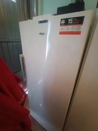 Lotto unico n.2FRIGORIFERO MARCA WHIRLPOOL MACCHINA...