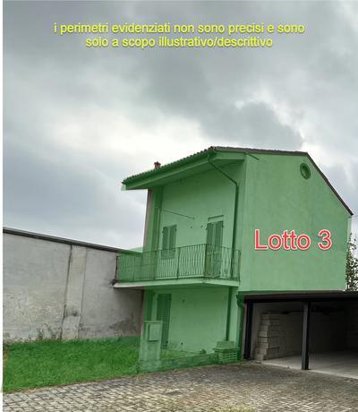 Alloggio residenziale con autorimessa di totali 87,71 mq...