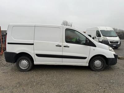Furgone Fiat Scudo targato DT900TY 