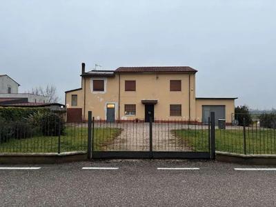 LOTTO 2: Identificato al catasto Terreni:fg. 41 mapp.le...