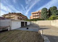 Box singolo della superficie commerciale di 14,00 mq.
