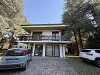 Villa singola della superficie commerciale di 324,61 mq...