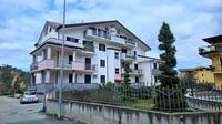 Appartamento al primo piano di 4,5 vani con locale...