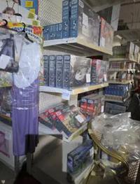 Lotto 4: Stock composto da scaffalatura interna ed...